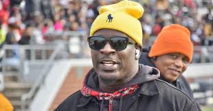 Baylor assistant Khenon Hall making waves