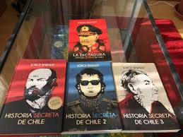 Baradit mantiene su estilo ágil y fácil de lectura, con una descripción de los hechos principales que llevaron al golpe, la dictadura y un breve. Afamado Escritor Jorge Baradit Analiza A Pinera Para Cambio21 Es Una Persona Que Ha Demostrado Tener Ripios En El Manejo Del Conocimiento Historico De Lo Artistico Y Lo Politico