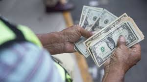 El blue subió 10 pesos en una semana. Tipo De Cambio Dolar En Peru Cotiza A Nuevo Precio Record Al Cierre De Hoy 30 De Marzo Del 2021 Sbs Interbancario Dolares A Soles Compra Venta Cotizacion Del Dolar Rpp Noticias