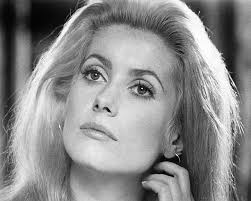 Sa mère, l'actrice renée dorléac, est décédée à l'âge de 109 ans 13h54 également connue sous le nom de renée simonot, la comédienne s'est éteinte ce. Catherine Deneuve Jeune Et Agitee Decouvrez Ses Photos Iconiques