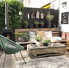 20 Idees Pour Pimper La Cloture De Son Jardin Amenager Petit Jardin Petits Jardins Amenagement Jardin