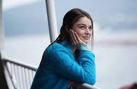 Read also final episode of turkish drama 'zemheri' cast of zemheri ayça ayşin turan as firuze for firuze, who attracts everyone's attention at first glance with her duruly beautiful beauty and sparkling smiley eyes, her education and family come first. Zemheri Nin Firuze Si Ayca Aysin Turan Hayranlarini Sasirtti