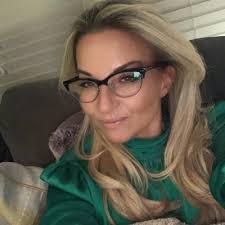 Kate Keyes (@kate60170)