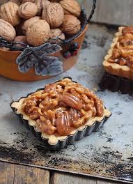 De Delicieuses Petites Tartelettes Sur Une Base De Pate Sablee Garnie D Une Amandine Et D Une Genereuse Couche D Un Melange De Noix Et De Lekker Koekjes Cake