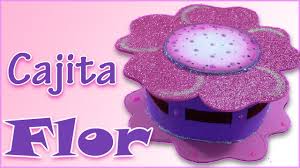 La goma eva es un material ideal para hacer manualidades infantiles. Manualidades Para Regalar Cajita Flor De Goma Eva Manualidades Para Todos Youtube