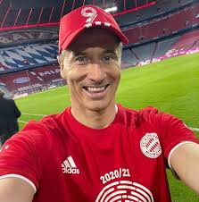 Bayern's robert lewandowski is the most complete, most ruthless, most polished striker of his generation. Robert Lewandowski On Twitter Champi9ns Fcbayern