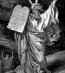 Los diez mandamientos católicos son, según la iglesia católica, la base y fundamento de la moral cristiana católica. Los 10 Mandamientos De La Iglesia Catolica Cuales Son Y Que Significan Plataformasinc