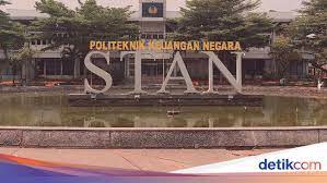 Hari yang ditunggu pun tiba. Ini Alasan Stan Digugat Mahasiswa Yang Kena Drop Out