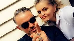 Dan Starling's Instagram, Twitter & Facebook