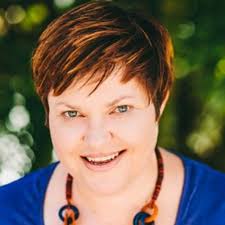 Donna Moritz's Instagram, Twitter & Facebook