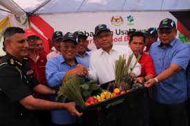 Ia antara inisiatif kementerian perdagangan dalam negeri dan hal ehwal pengguna (kpdnhep) selepas diterajui datuk seri saifuddin nasution ismail. Portal Rasmi Kpdnhep Program Food Bank Malaysia Pasar Tani