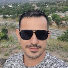 Hola, me voy a presentar! Me llamo Bibi Rodríguez y vivo en Vigo. Soy  inquieta, soñadora y muy aventurera 🏔️ Me gusta la fotografía y viajar 💓