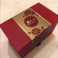 Holiday Inn Mooncake Box Everything Else On Carousell