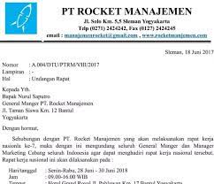 Identitas pengirim selain beberapa hal penting di atas, beberapa poin yang juga harus diperhatikan ketika menyusun surat undangan rapat ini misalnya. 70 Contoh Undangan Rapat Bentuk Semi Block Style Gratis Contoh Undangan