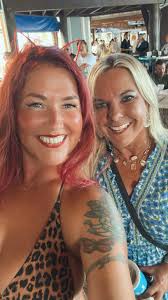 Life is better with kickass girlfriends 🩷🫶🏽 #sundayfunday  #horseshoekitty #pensacolabeach