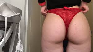 Instagramモデルは2回オナニーと絶頂|完璧なお尻