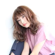 小顔効果バツグン 面長さんにおすすめの 前髪ありミディアム ヘアスタイル集 folk 前髪 おしゃれ 似合う前髪 ヘアスタイル