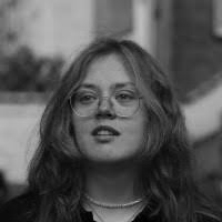 100+ profilů „Celis“