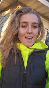 Kelli May's Instagram, Twitter & Facebook