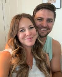 So cute together. You look so happy. 💕 #countingon #Duggar