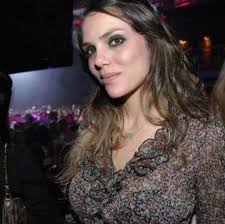 Danielle Almeida Ramos (@DanielleARamo)