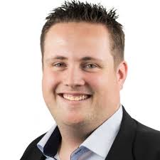 Heute ist der Tag, an dem ich die Verleihungsurkunde meines Doktortitels in  den Händen halte.