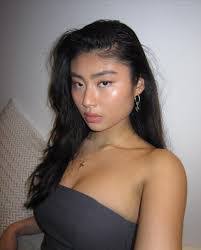 Gloria Tang's Instagram, Twitter & Facebook