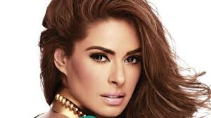 Usuarios señalan que la mexicana justifica la violación. Galilea Montijo Revela El Retoque En Su Rostro Para Ocultar Su Edad Ella E Online