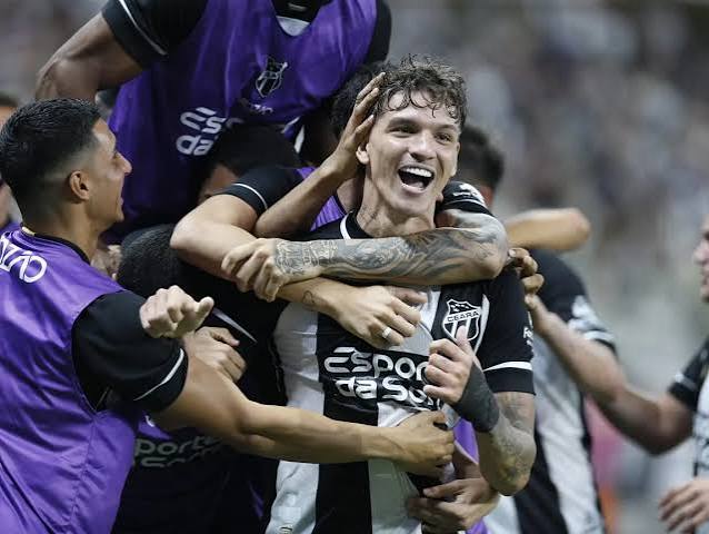 Cear&aacute; vence a Ponte Preta no Castel&atilde;o e ganha f&ocirc;lego pela perman&ecirc;ncia na S&eacute;rie B - Jogada - Di&aacute;rio do Nordeste