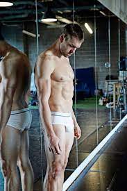 pin on hot boys men sexy oben ohne