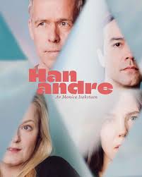 Helene Naustdal Bergsholm inntar scenen som kongejenta i Dissekering av et  snøfall til høsten. Takk som vanlig til kostymemaker Cathrine Engehagen  Bråthen for fantastisk god jobb på kostyme og maskør Alice Norberg