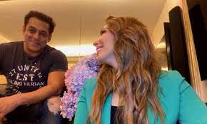 May 8, 2020 may 08, 2020. Iulia Vantur È™i Salman Khan In Direct La MÄƒruÈ›Äƒ Cei Doi Sunt In Izolare In India Stirileprotv Ro