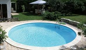 Swimmingpool Im Garten Welcher Gartenpool Ware Passend Fur Sie Pool Im Garten Kleine Hinterhof Pools Garten