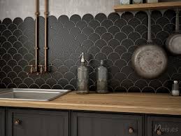 Faience Ecaille Nais En 2020 Cocinas Negras Cocina Industrial Diseno De Cocina