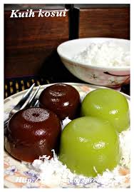 The texture of kuih kosui is soft but chewy, it is usually served with fresh shredded coconut. Pandan Green Or Gula Melaka Brown You Decide Kuih Kosui Or Kuih Ko Swee å¡ç©—ç³• Or Kuih Kaswi Guai Shu Shu