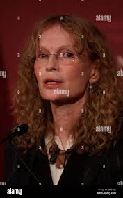 Farrow mia hi-res stock photography and images