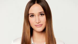 Leah Duncan's Instagram, Twitter & Facebook