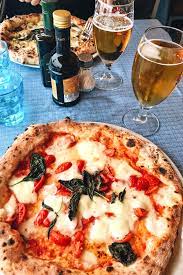 Another Delicious Pizza This Time In The Heart Of Naples We Took The Fast Train From Rome Naples In The Morning Def Delicious Pizza Italy Food Amazing Food