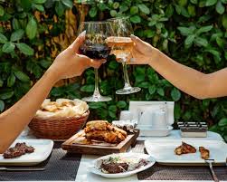 Glasses Of Red And White Wine Free Photo Free Photo Freepik Freephoto Food People Party Restaurant In 2020 Delicious Tuna White Wine Catering Platters