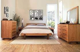 Warna abu mendominasi kamar tidur sederhana bertema skandinavian ini. 11 Inspirasi Desain Kamar Tidur Sederhana Pas Buat Kamu Simpel Banget Rumah123 Com