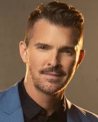 Ross Egan's Instagram, Twitter & Facebook