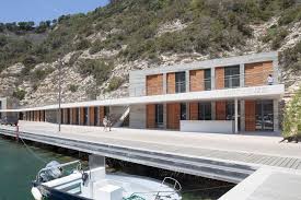 L Ortu Duzzi Maison Des Pecheurs A Bonifacio Par Buzzo Spinelli Architecture Journal Du Design Architecture Maison Espace Public