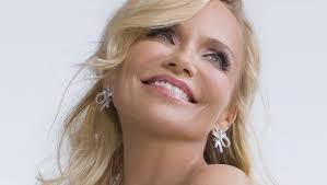 Video: Kristin Chenoweth continues TV appearances in support of new album  'The Art of Elegance'