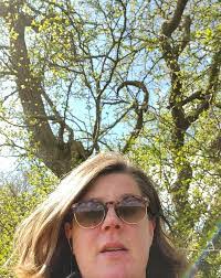 Amanda Czech's Instagram, Twitter & Facebook