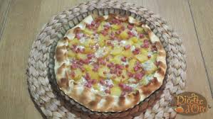 La torta salata ricotta e spinaci è sempre molto gradita, che sia per un buffet, per una cena sfiziosa, per un aperitivo o una gita. Torta Salata Patate Gorgonzola E Prosciutto Cotto Ricette Di Cucina