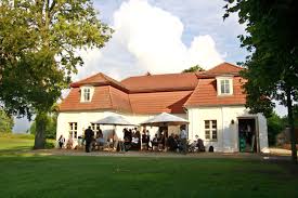 Lindenhaus Im Schloss Und Gut Liebenberg Hochzeitslocation Burg Dj