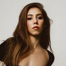 Devon Rivera • Maquilladora