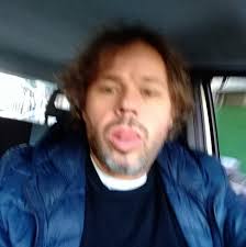 Sì, è vero! La Cavese sta per ingaggiare Thiago Cionek, un difensore  centrale con molta esperienza. Nato in Brasile ma di nazionalità polacca,  Cionek ha giocato per diverse squadre italiane, tra cui