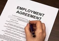 Perusahaan biasanya akan memberikan surat kontrak kerja dihari pertama bagi pegawai barunya. 3 Contoh Surat Perjanjian Kerja Karyawan Part Time Full Time Kontrak Detiklife