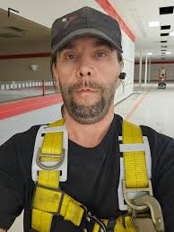 Hi everyone. I'm wondering if there's any girls who'd like to do something  such as go to the Zoo or something else? Suggestion are welcome.